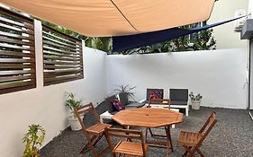 Appartement A 2 Pas De La Plage De Terre Sainte