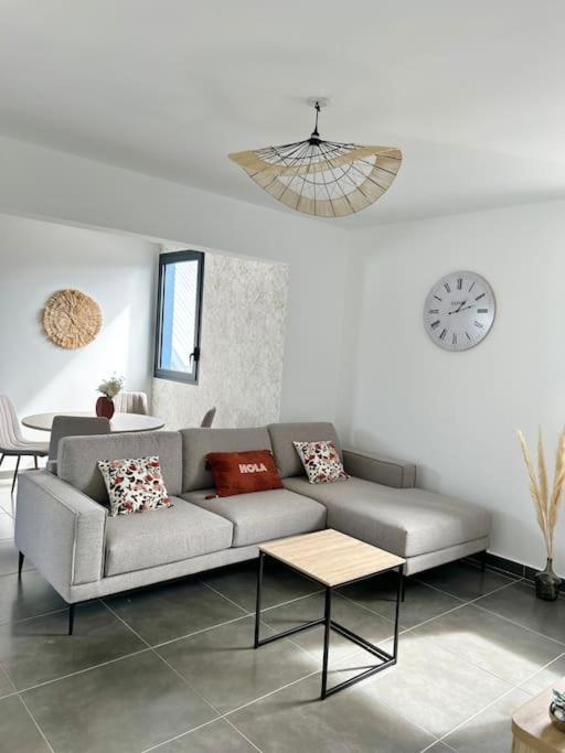 Appartement A 2 Pas De La Plage De Terre Sainte Extérieur photo