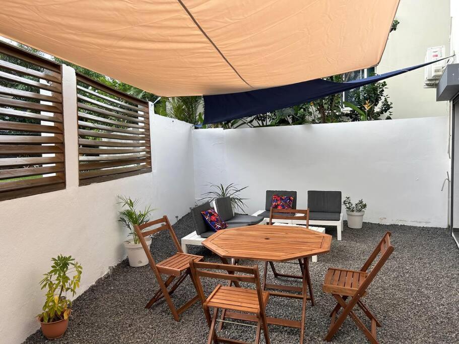 Appartement A 2 Pas De La Plage De Terre Sainte Extérieur photo