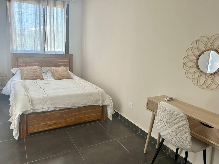 Appartement A 2 Pas De La Plage De Terre Sainte Extérieur photo